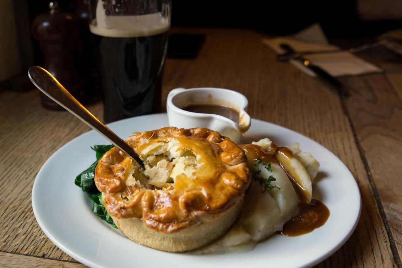 The Peat Spade Stockbridge (Hampshire)