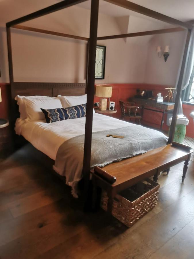 The Peat Spade 4*