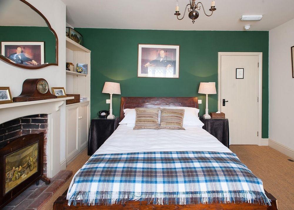 The Peat Spade Inn